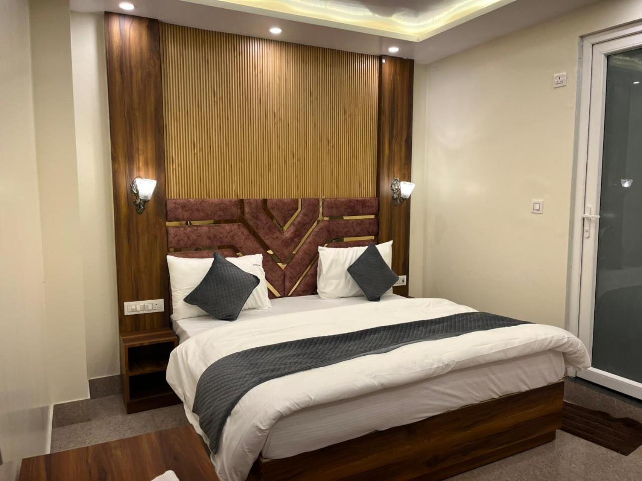 Hotel Grand Safari Kotdwāra المظهر الخارجي الصورة
