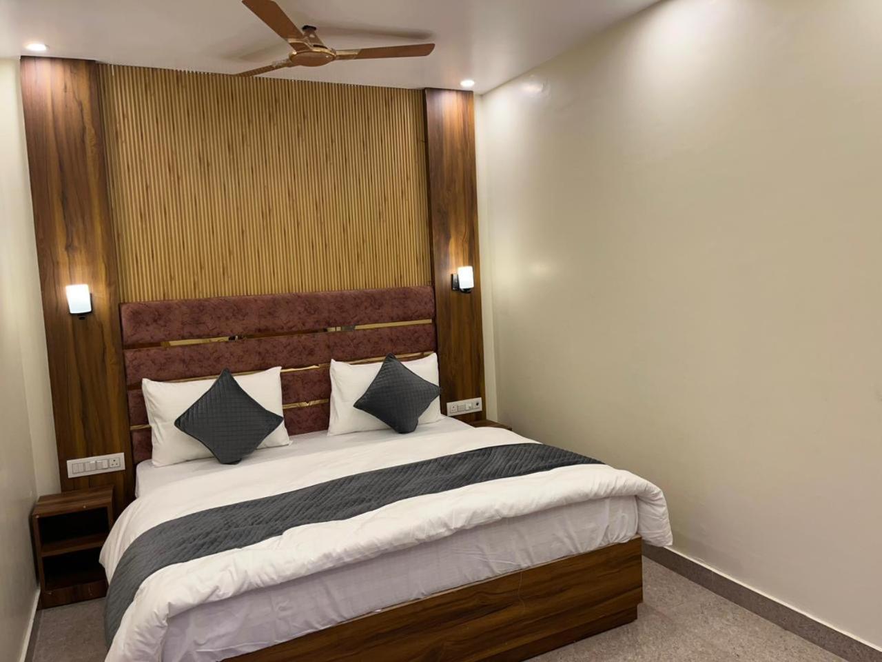 Hotel Grand Safari Kotdwāra المظهر الخارجي الصورة