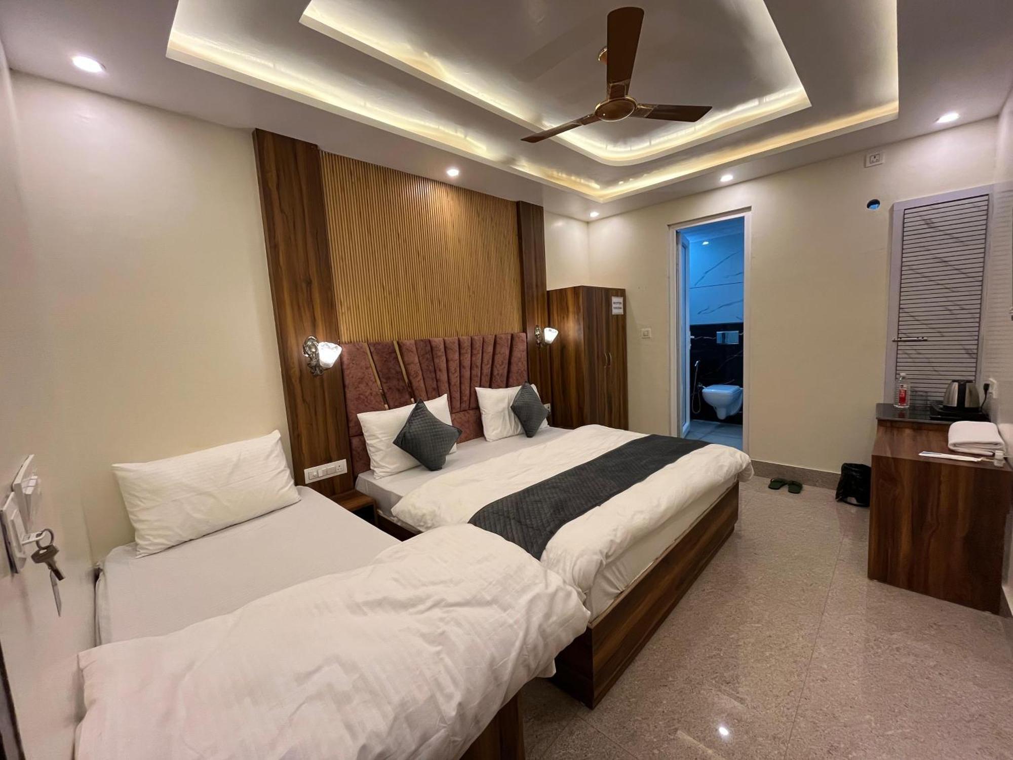 Hotel Grand Safari Kotdwāra المظهر الخارجي الصورة