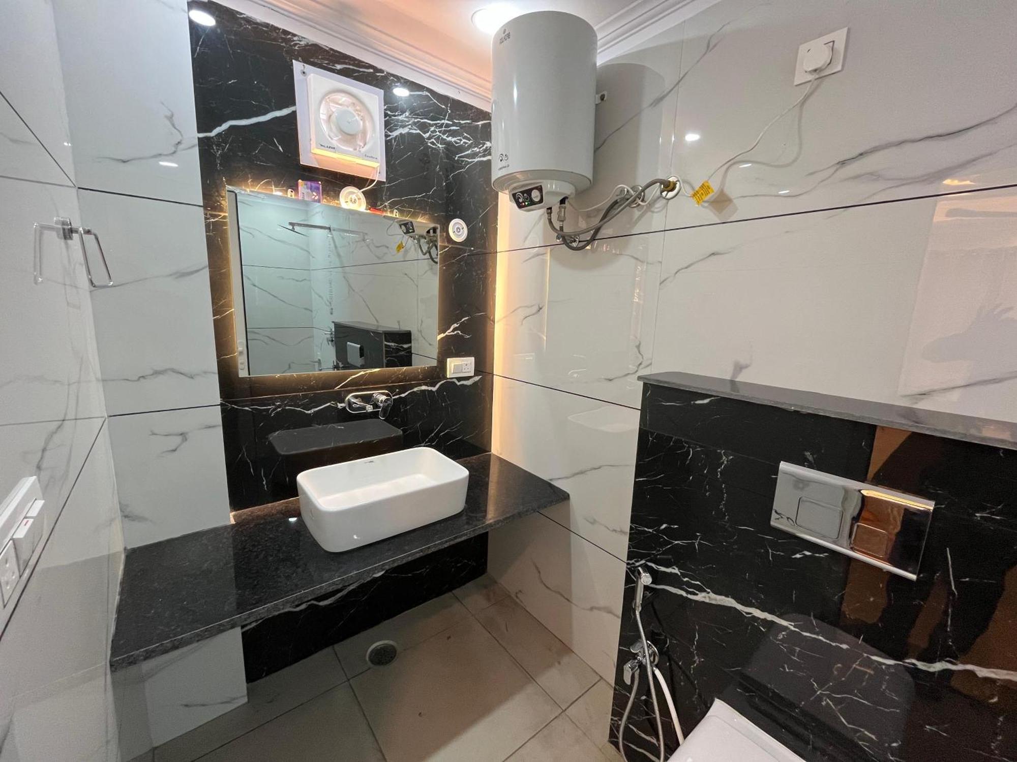 Hotel Grand Safari Kotdwāra المظهر الخارجي الصورة