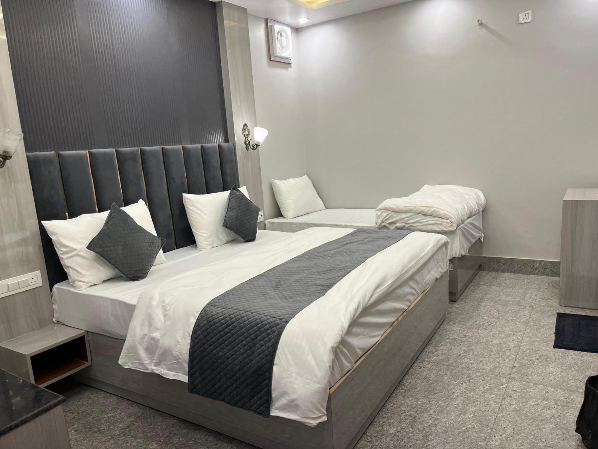 Hotel Grand Safari Kotdwāra المظهر الخارجي الصورة