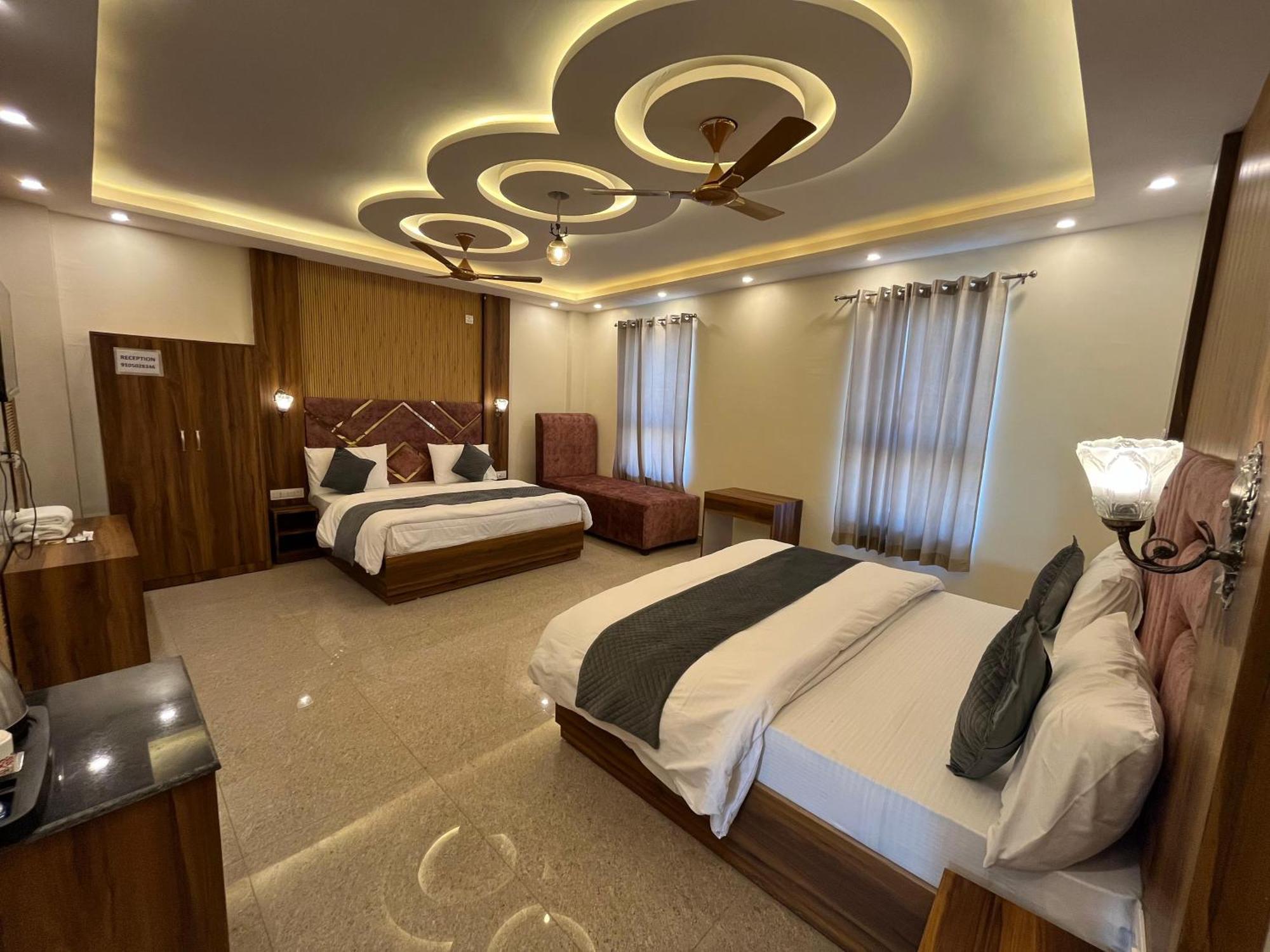 Hotel Grand Safari Kotdwāra المظهر الخارجي الصورة